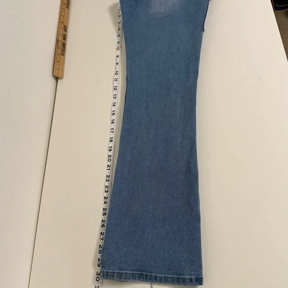 Madden NYC Cargo Jeans with Front Seam Detail - Y2K Style Women’s Size 8 EUC - Picture 12 of 13